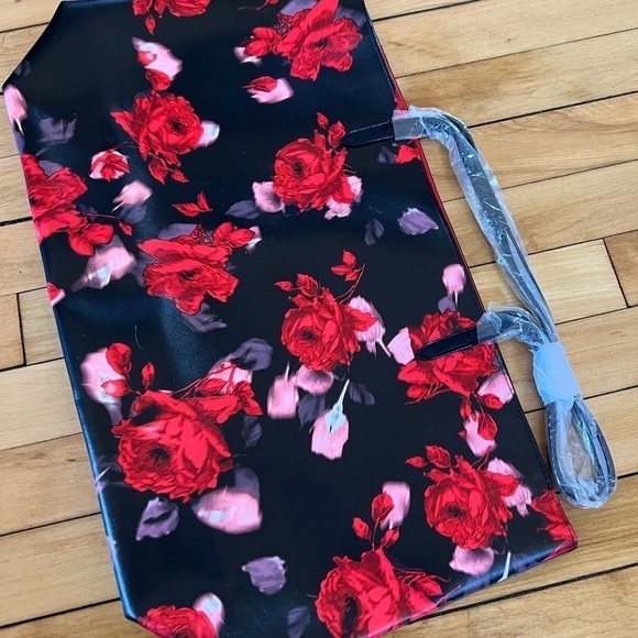 NWT Victoria’s Secret red floral tote bag - Picture 2 of 4